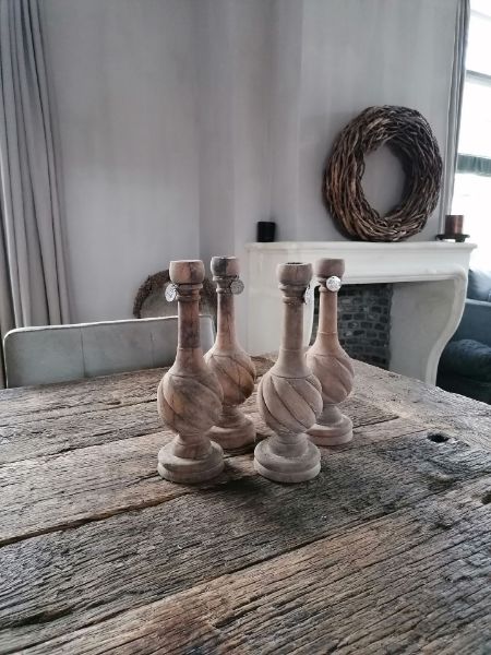 Picture of Stoer & Stijlvol oud houten kandelaar dinerkaars