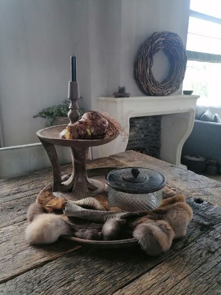 Picture of Originele oud houten schaal op voet